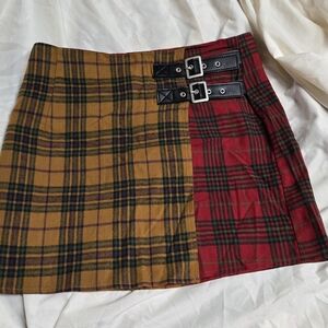 Chic Plaid Mini Skirt with Buckle Accents